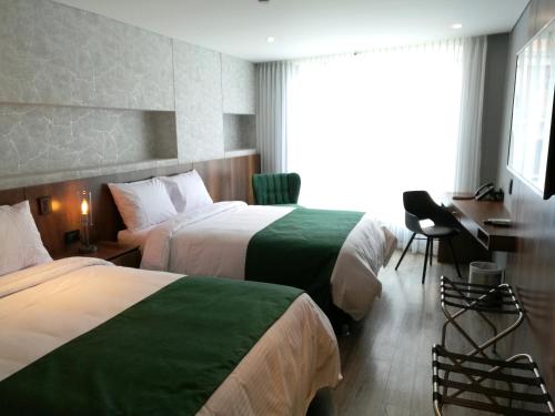 CAFE-HOTEL-MADURO-TRAVEL-CURACAO-MEDELLIN