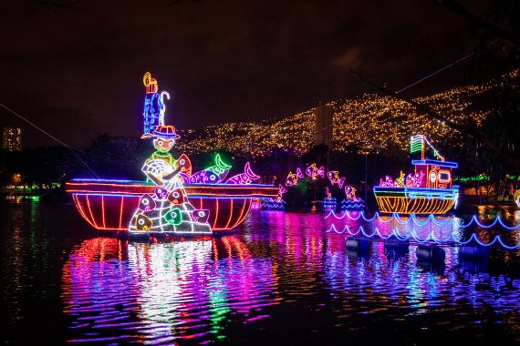 Feria de luces Medellin Maduro Travel Curacao