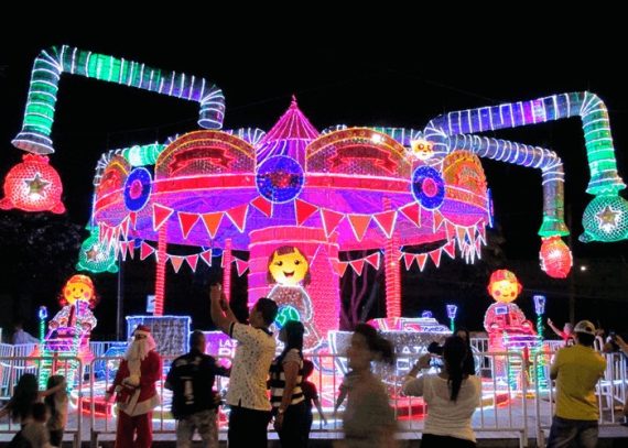 Feria de luces Medellin Maduro Travel Curacao