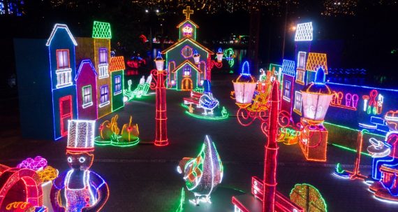 Feria de luces Medellin Maduro Travel Curacao
