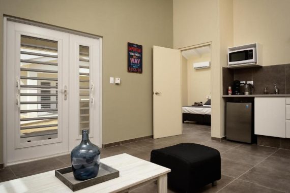 All Seasons Apartments - Maduro Travel